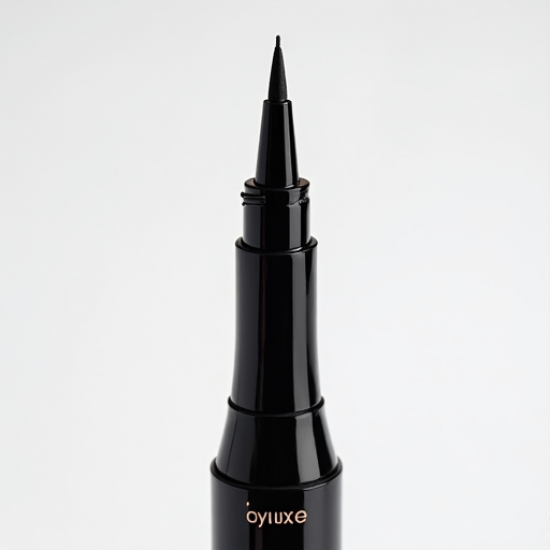 AquaLuxe  Voyeur Waterproof Liquid Liner